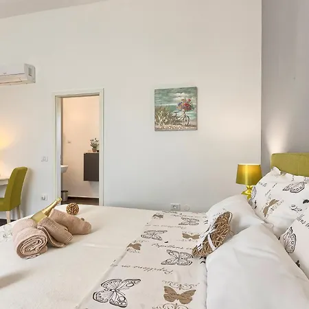 Holiday home Cozy In Naselje Muzini With Wifi Tomisici