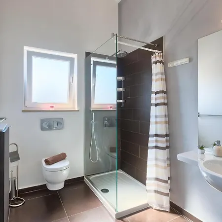 Awesome In Naselje Muzini Holiday home