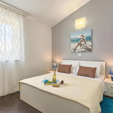 Cozy In Naselje Muzini With Wifi Holiday home