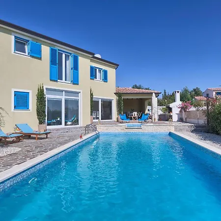 Cozy In Naselje Muzini With Wifi Holiday home
