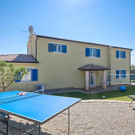 Cozy In Naselje Muzini With Wifi Holiday home *