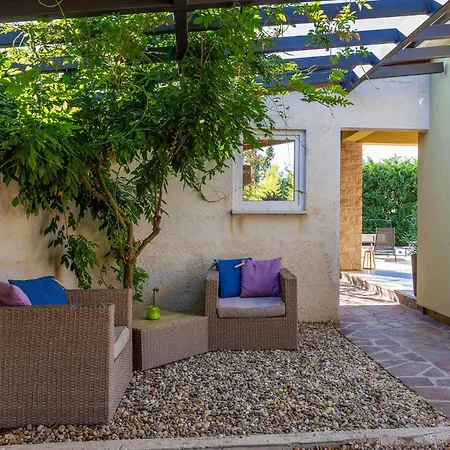 Lovely In Naselje Muzini With Sauna