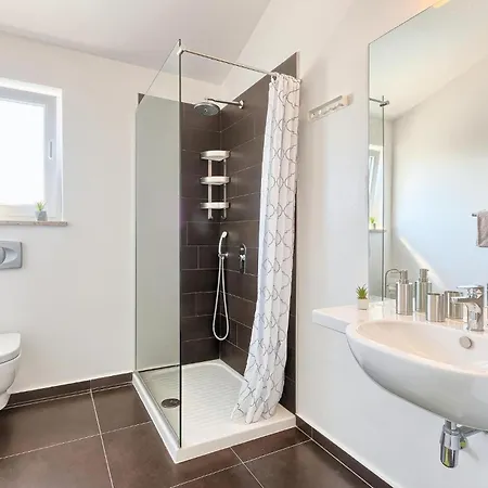 Casa vacanze Incantevole Casa A Naselje Muzini Con Sauna