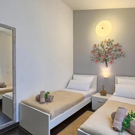 Casa vacanze Incantevole Casa A Naselje Muzini Con Sauna *
