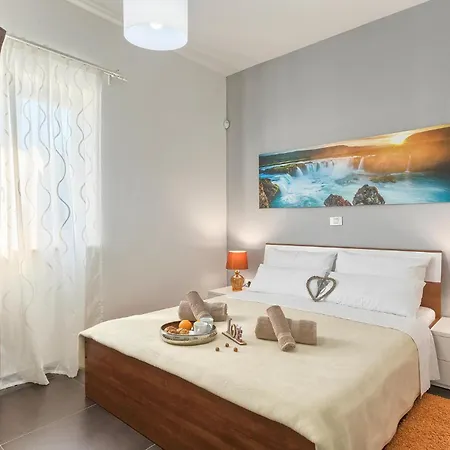Incantevole Casa A Naselje Muzini Con Sauna